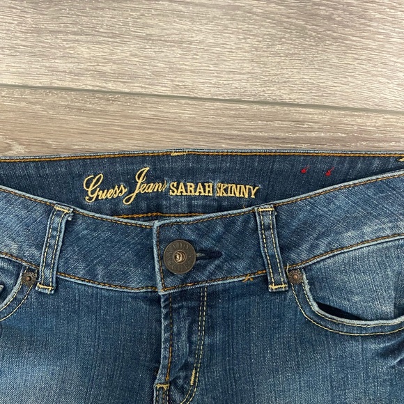 Guess Jeans - Picture 5 of 5